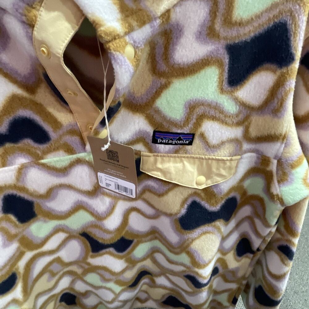 PATAGONIA Women's Medium Synchilla Snap-T Fleece Pullover - Currents Natural - Picture 2 of 7